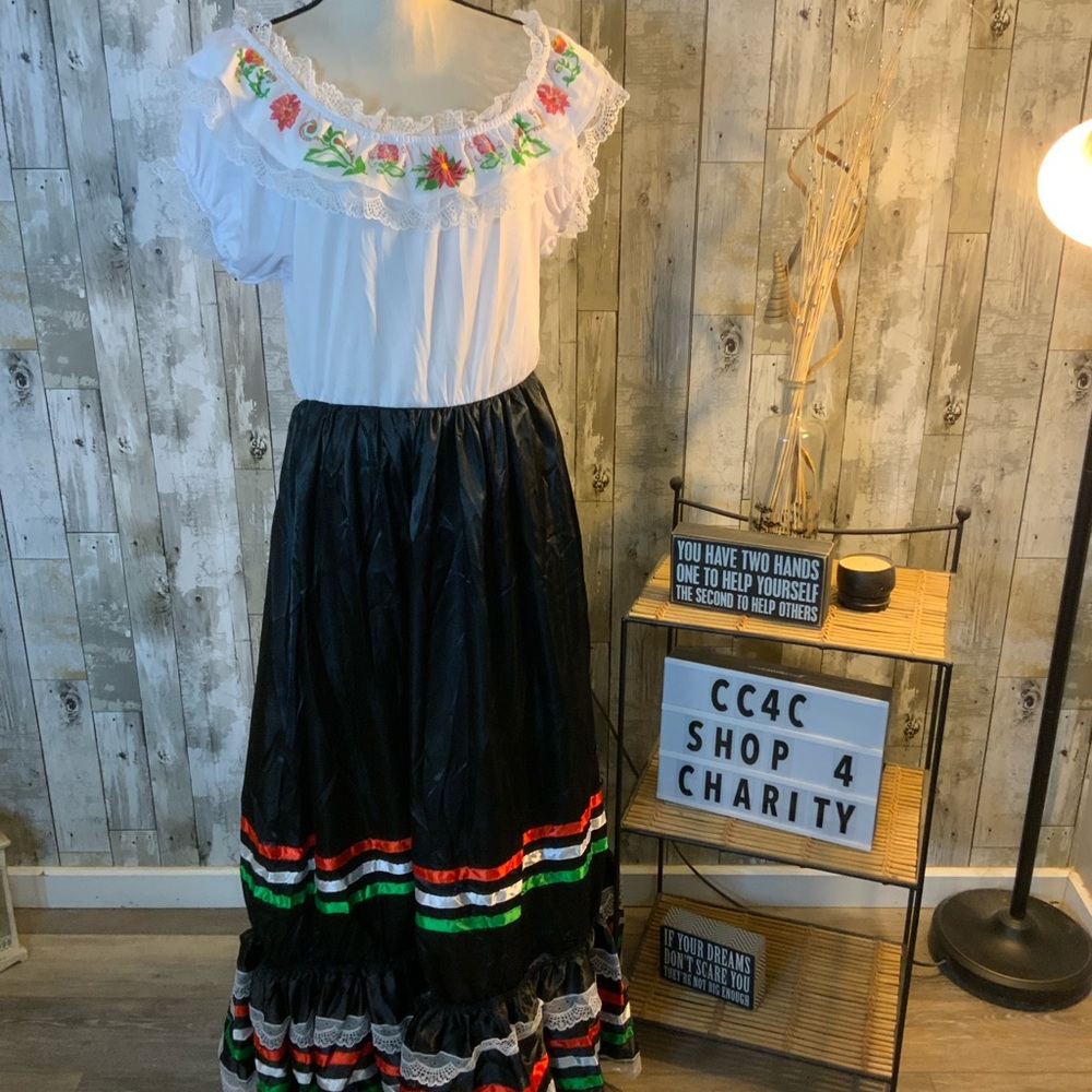 Era Spooky Halloween Costume. Size L